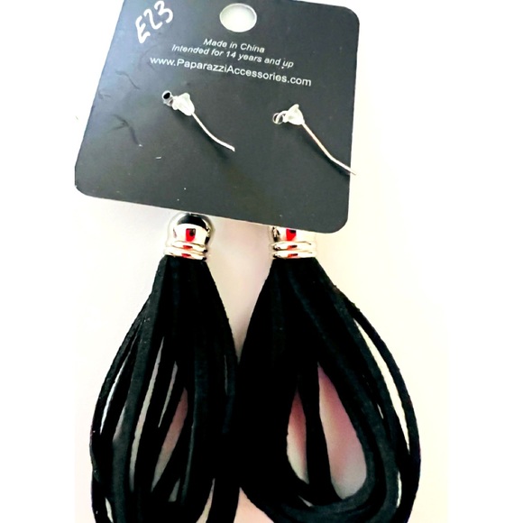Paparazzi Jewelry Leather Earrings.
